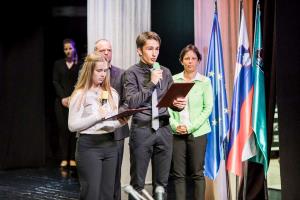 Občinski praznik 2019_moderatorja Neža Jeklin in Rok Kaltnekar